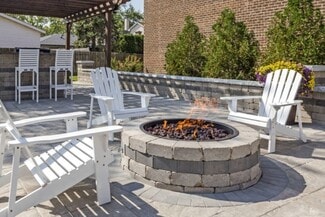 975 Jefferson Square, Elk Grove Village, IL 60007