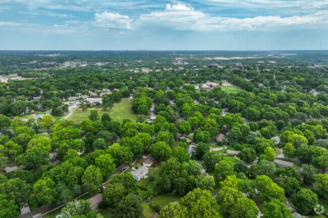 Red Bridge North appeals to families with children and fans of mid-century modern aesthetic.