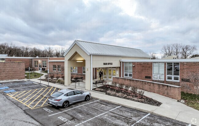 The main entrance to Buckeye Valley High School.
