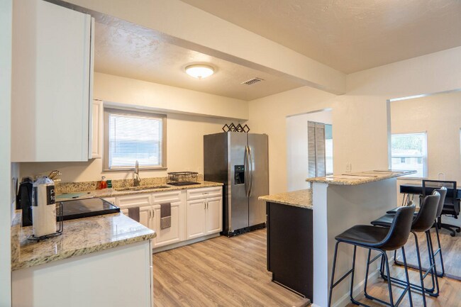 2008 Page Ave unit Main House, Orlando, FL 32806 - photo 4