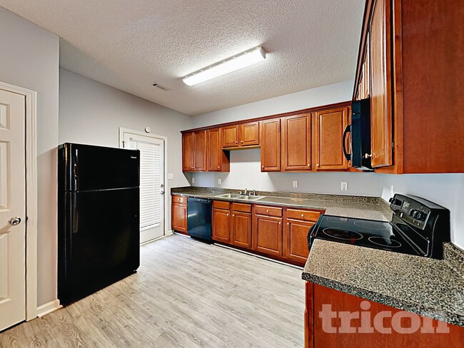 5484 Sierra Tr, College Park, GA 30349 - photo 6