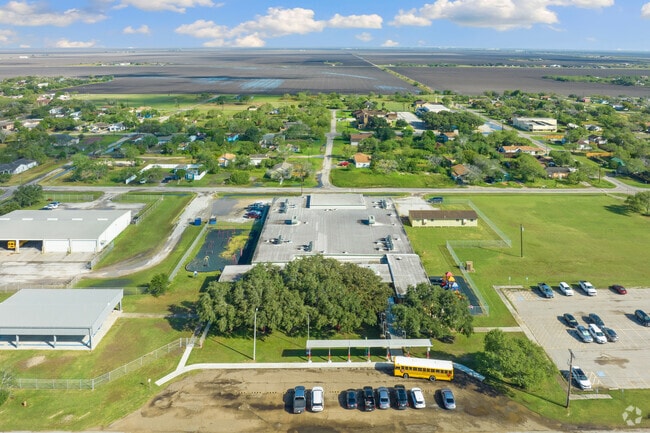 Bishop Primary School has a student-teacher ratio of 13 to 1.