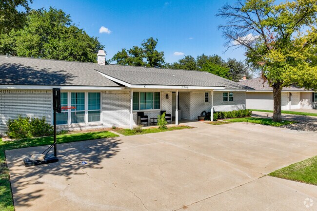 Ranch style homes with spacious driveways are common in the Fannin Terrace neighborhood of Midland.