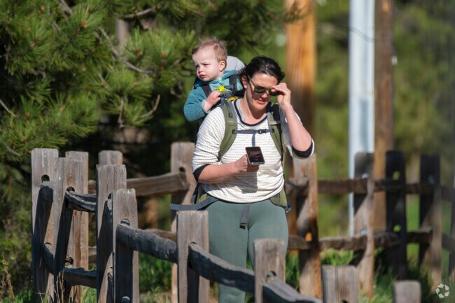 Hike to Bergen Peak from Upper Bear Creek and discover endless vistas, fresh mountain air, and regular sightings of elk and deer. It’s the perfect blend of adventure and serenity—where wildlife and wilderness meet right outside your door.