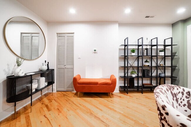 1638 N Western Ave unit ID1360085P, Chicago, IL 60647 - photo 2