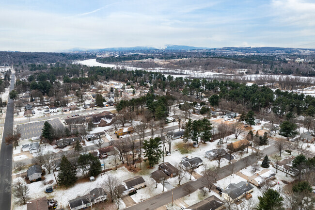 The Wisconsin river is walkable from Riverview,