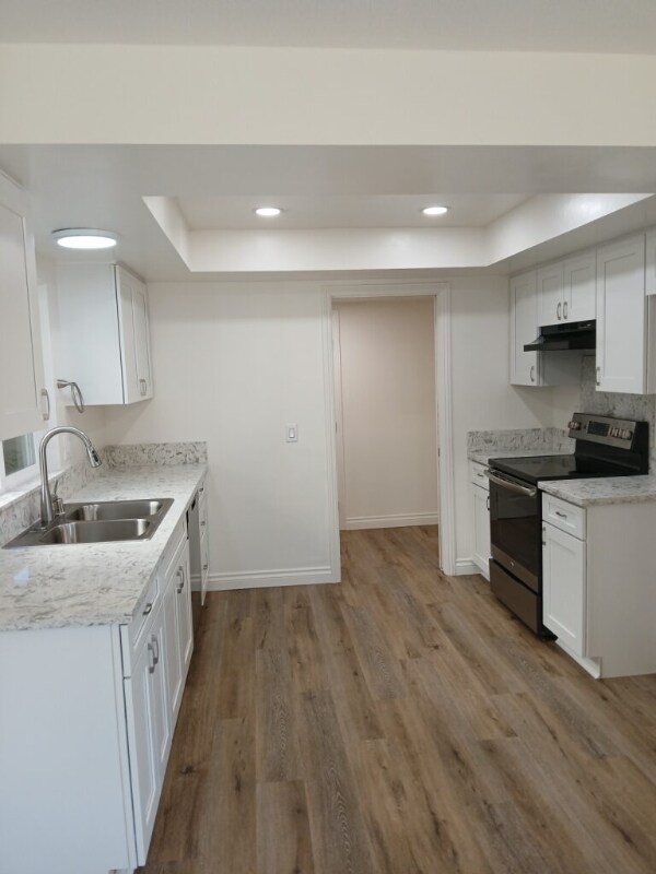 809 Amigos Way unit 809 Amigos Way, Newport Beach, CA 92660 - photo 2