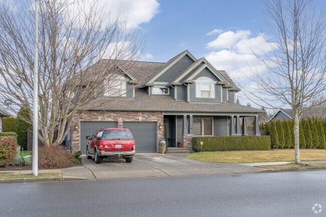21st-century contemporary Craftsman homes are a popular choice in Lynden.