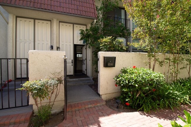 6204 Shoup Ave, Woodland Hills, CA 91367 - photo 4