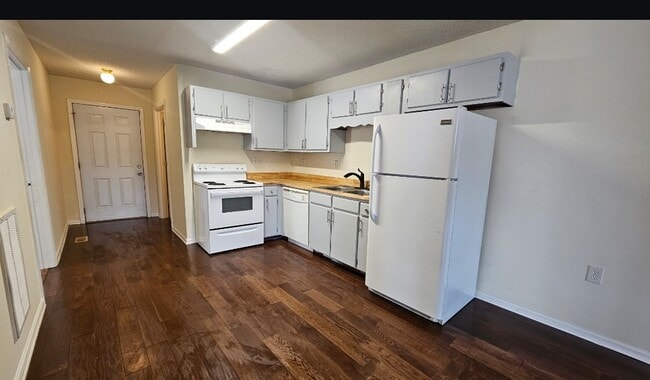 2966 Landmark Ct NE, Cleveland, TN 37312 - photo 2