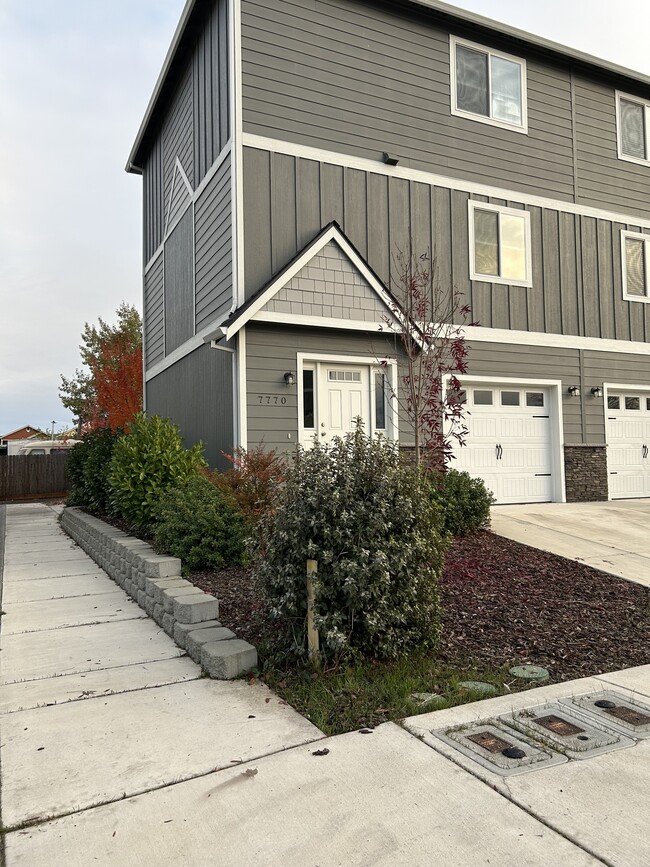 7770 Jacqueline Way, White City, OR 97503