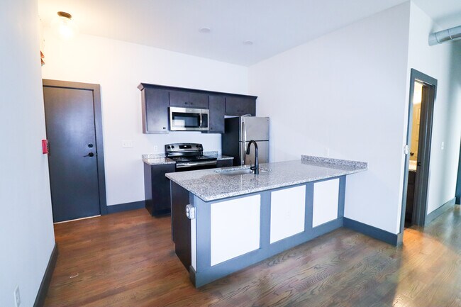 2616 Short Vine St unit 2, Cincinnati, OH 45219 - photo 3