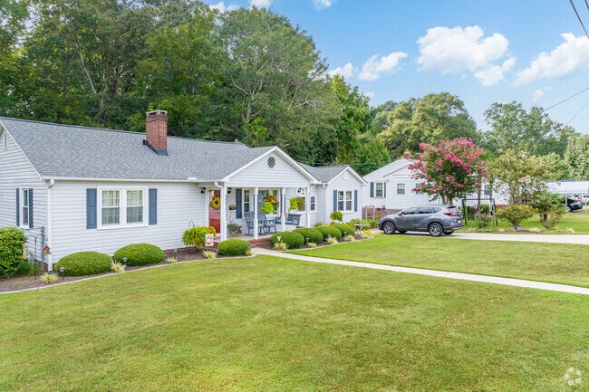 Ranch style homes are a very popular design style around the Belton area.
