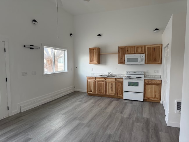 113 Skeels Ave, Hamilton, MT 59840 - photo 7