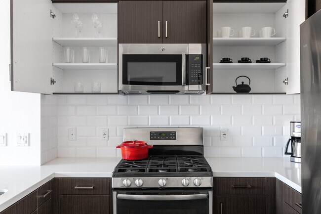 1579 E Jefferson Way unit FL3-ID10822A, Simi Valley, CA 93065 - photo 5