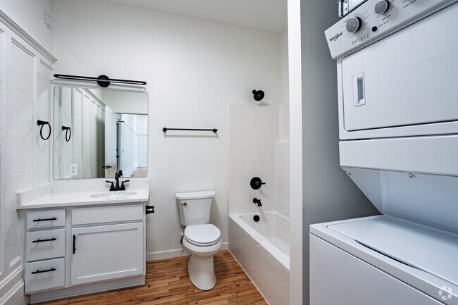 2BR, 1BA - 1,570SF - Bathroom