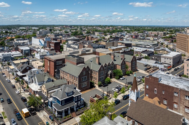 McGinnis Middle School is a well rated public school in Perth Amboy, NJ.
