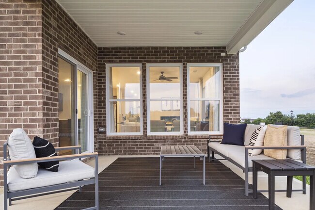 4897 Osprey Pointe Dr, Liberty Township, OH 45011 - photo 3