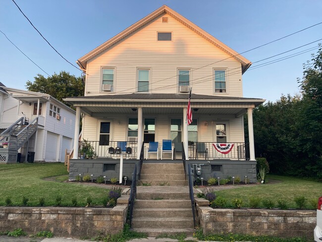 314 Willow St unit 314 Fl 1, Dunmore, PA 18512 - photo 2