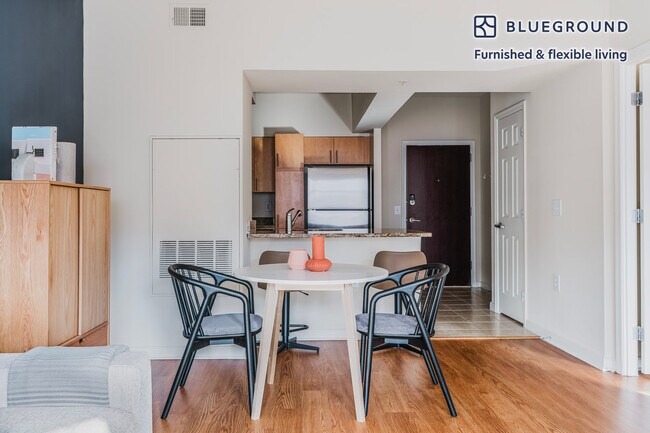 2400 M St NW unit FL9-ID909, Washington, DC 20037 - photo 6