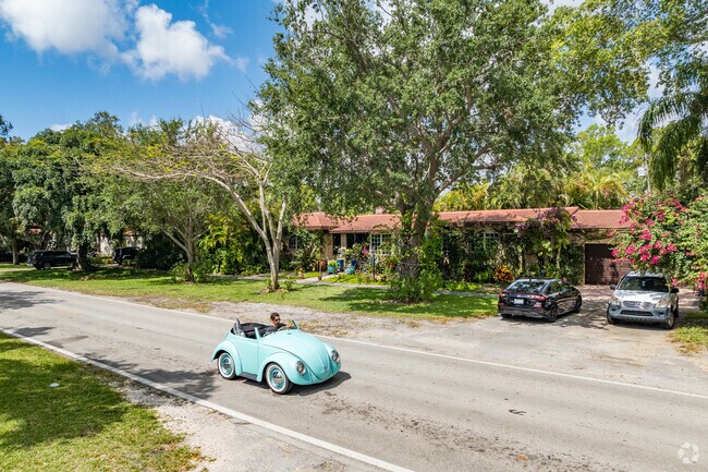 Many of the single family homes found in Granada have mediterranean influences.
