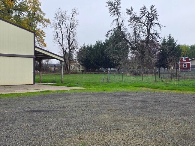 12765 Clow Corner Rd, Dallas, OR 97338 - photo 2