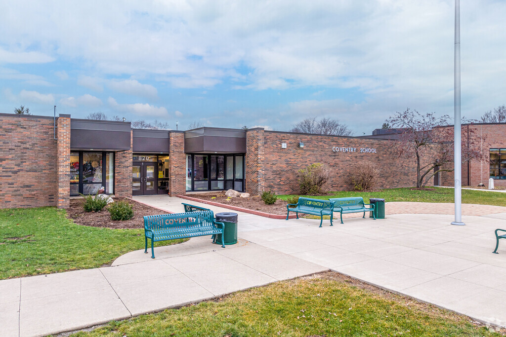 Coventry Elementary is a public elementary school in Crystal Lake, IL.
