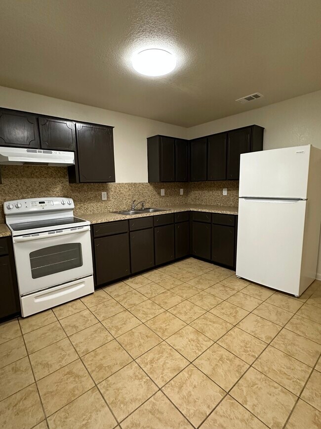 1410 Natchez Trail unit B, Harker Heights, TX 76548 - photo 6