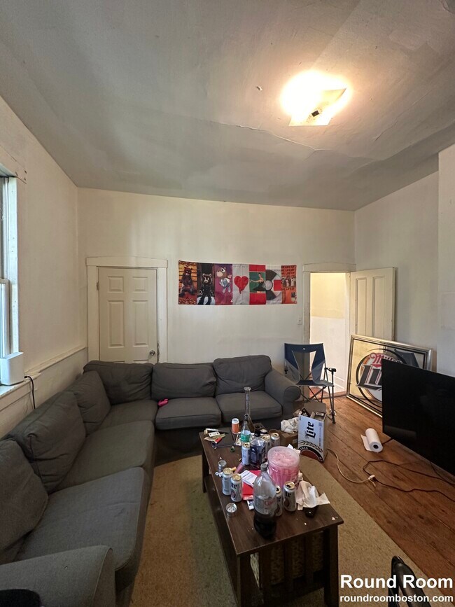 4 Folsom Ave, Boston, MA 02120