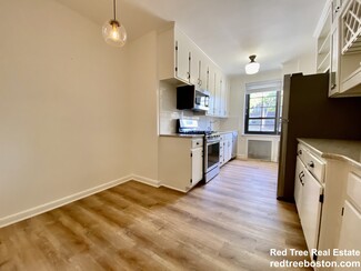 337 Tappan St Unit 3, Brookline, MA 02445
