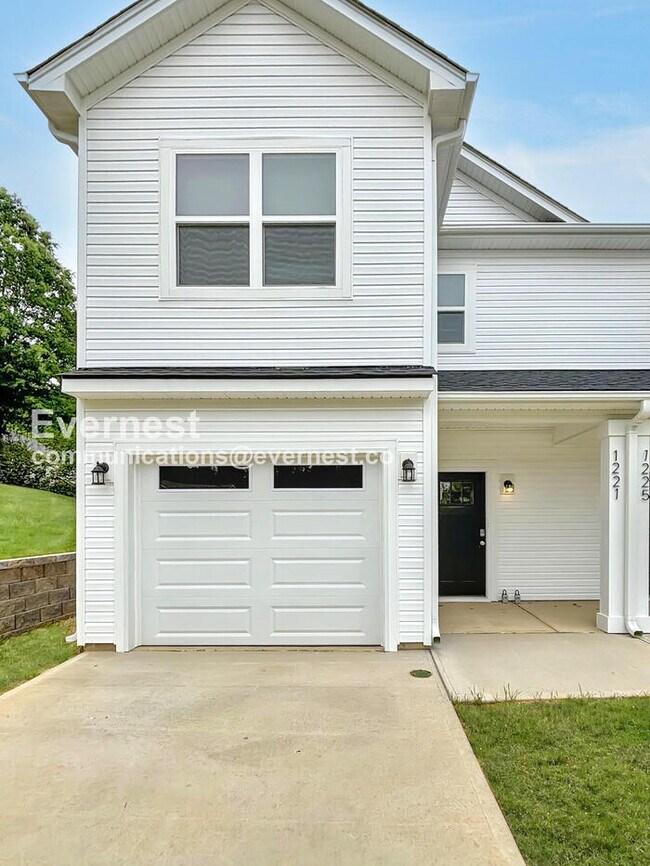 1221 Marble St, Charlotte, NC 28208