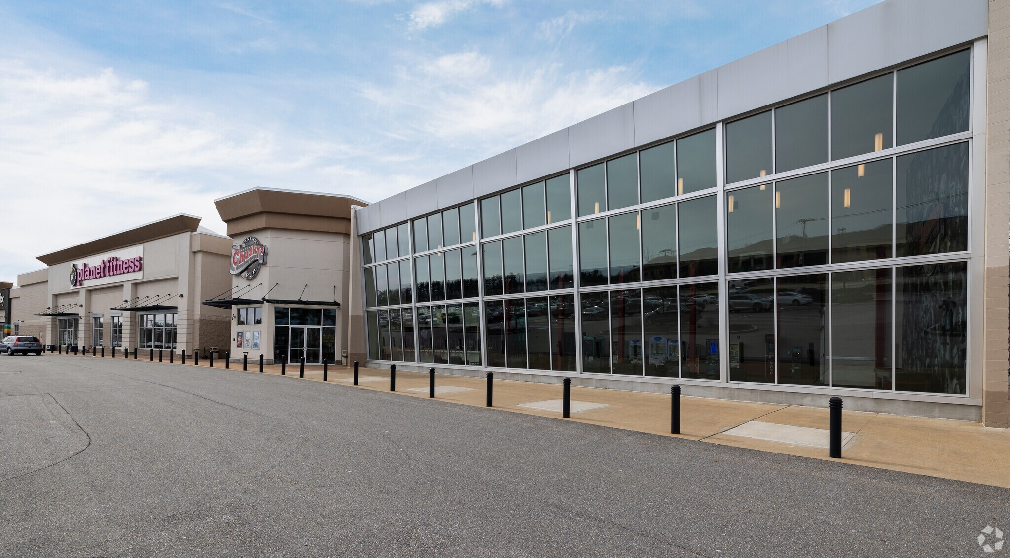 Chunky's Cinema Pub in Manchester is the perfect spot to grab a drink and food at the movies.