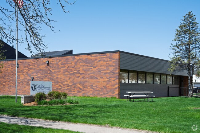 Coulee Connections is a private alternative school.