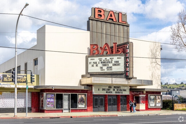 The Bal Theatre in Lower Bal was built in the 1940s and has a classic Art Deco design.