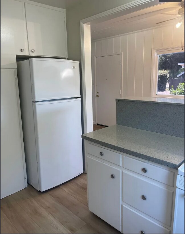 555 S Indian Hill Blvd, Claremont, CA 91711 - photo 7