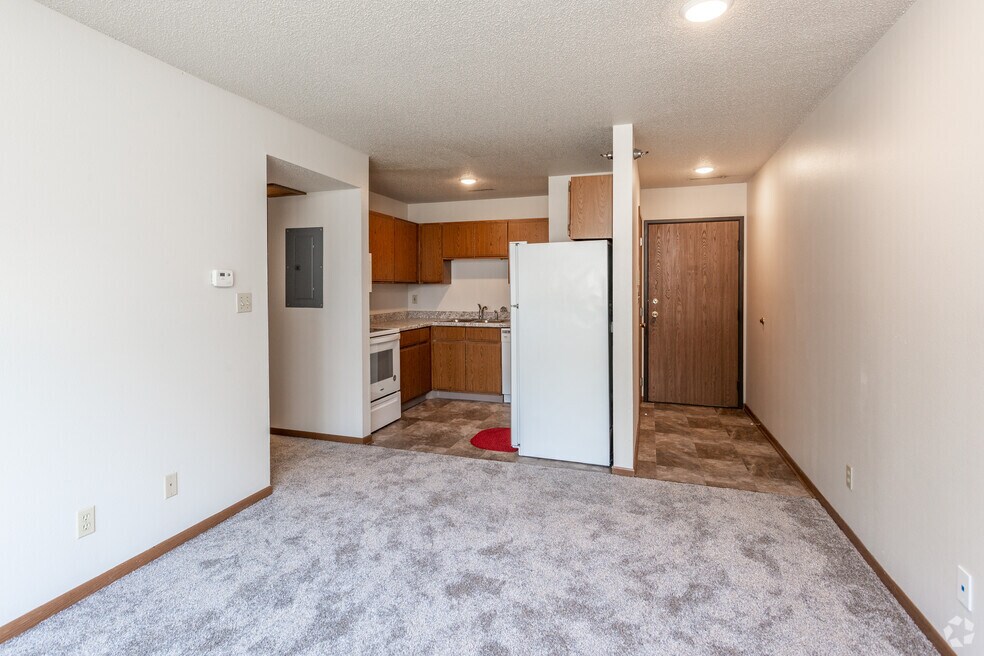 225 Hyland