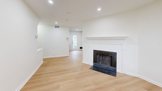 4619 28th Rd S unit C, Arlington, VA 22206 - photo 2