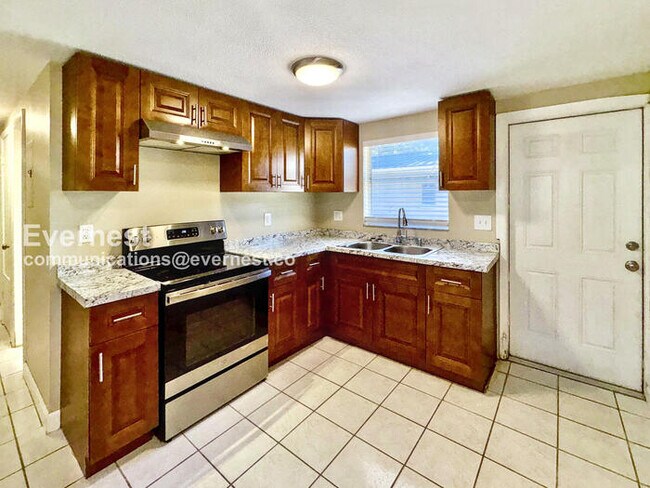 12423 Old Morris Bridge Rd unit 3, Tampa, FL 33637 - photo 3
