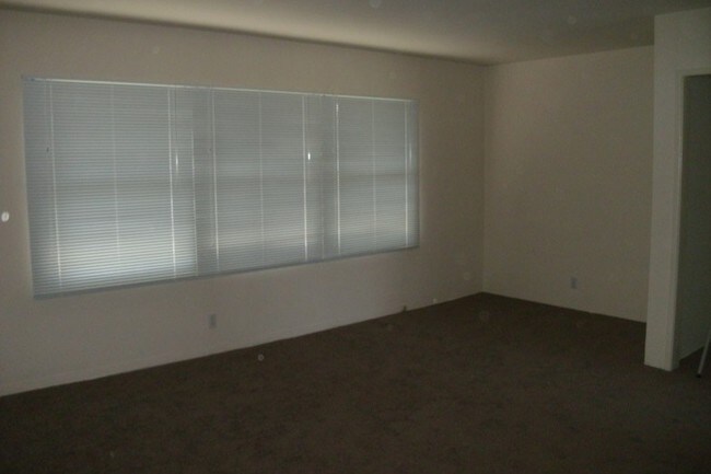 5308 E Anaheim Rd unit 5310 East Anaheim Rd, Long Beach, CA 90815 - photo 6