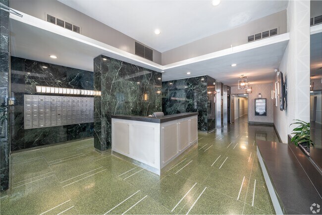 Sheridan Tower - 5650 N Sheridan Rd, Chicago, IL 60660 - photo 6