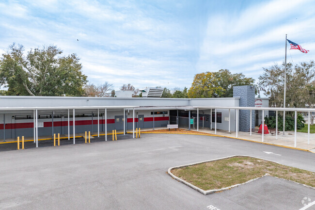 Mittye P. Locke Elementary has a student-teacher ratio of 13 to 1.