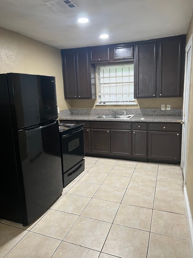 Kitchen & Appliances