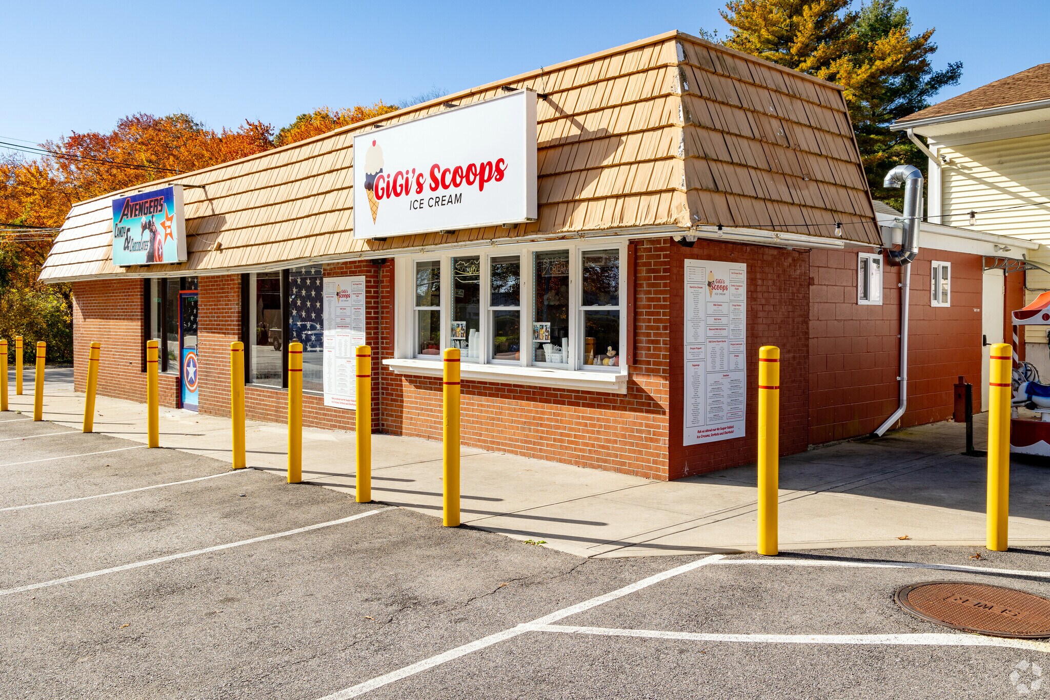 Enjoy a delicious scoop of uniquely flavored ice cream at Gigi's Scoops in Tillinghast.