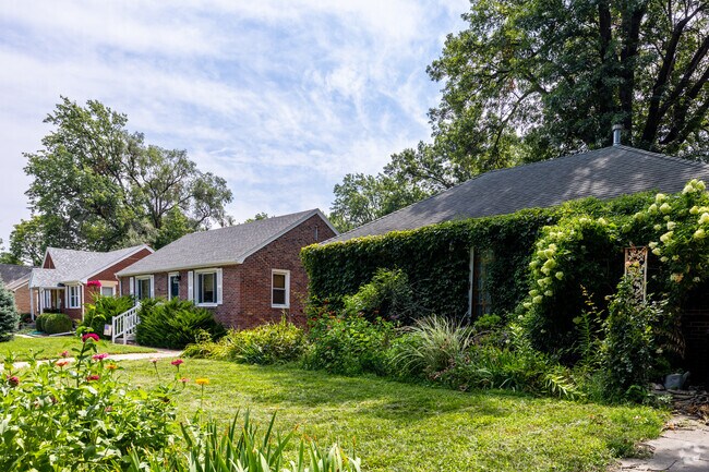While the homes can be smaller in Clinton, their yards are bold and beautiful.