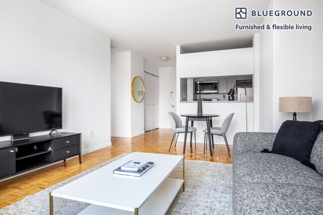 400 Chambers St unit FL26-ID608, New York, NY 10282 - photo 2