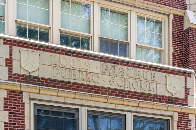 Pasteur Elementary School has 585 students in grades PK, K-4.