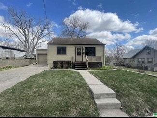 2732 Morgan St, Sioux City, IA 51104