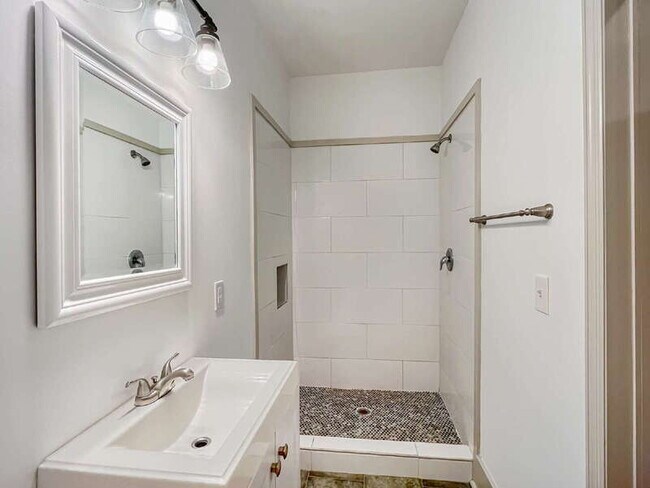 316 W 42nd St, Savannah, GA 31401 - photo 6