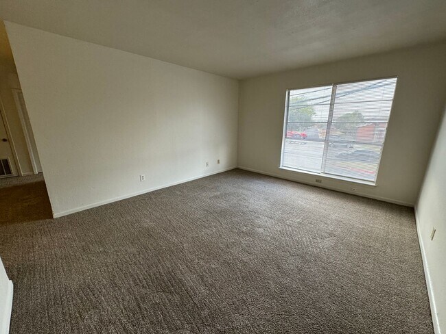 4306 Lake Rd unit 8, Killeen, TX 76543 - photo 2
