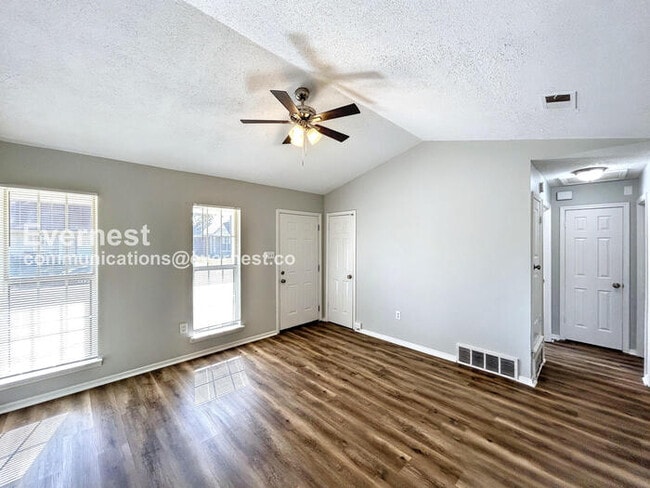 3400 Laurelwood Dr, Horn Lake, MS 38637 - photo 2